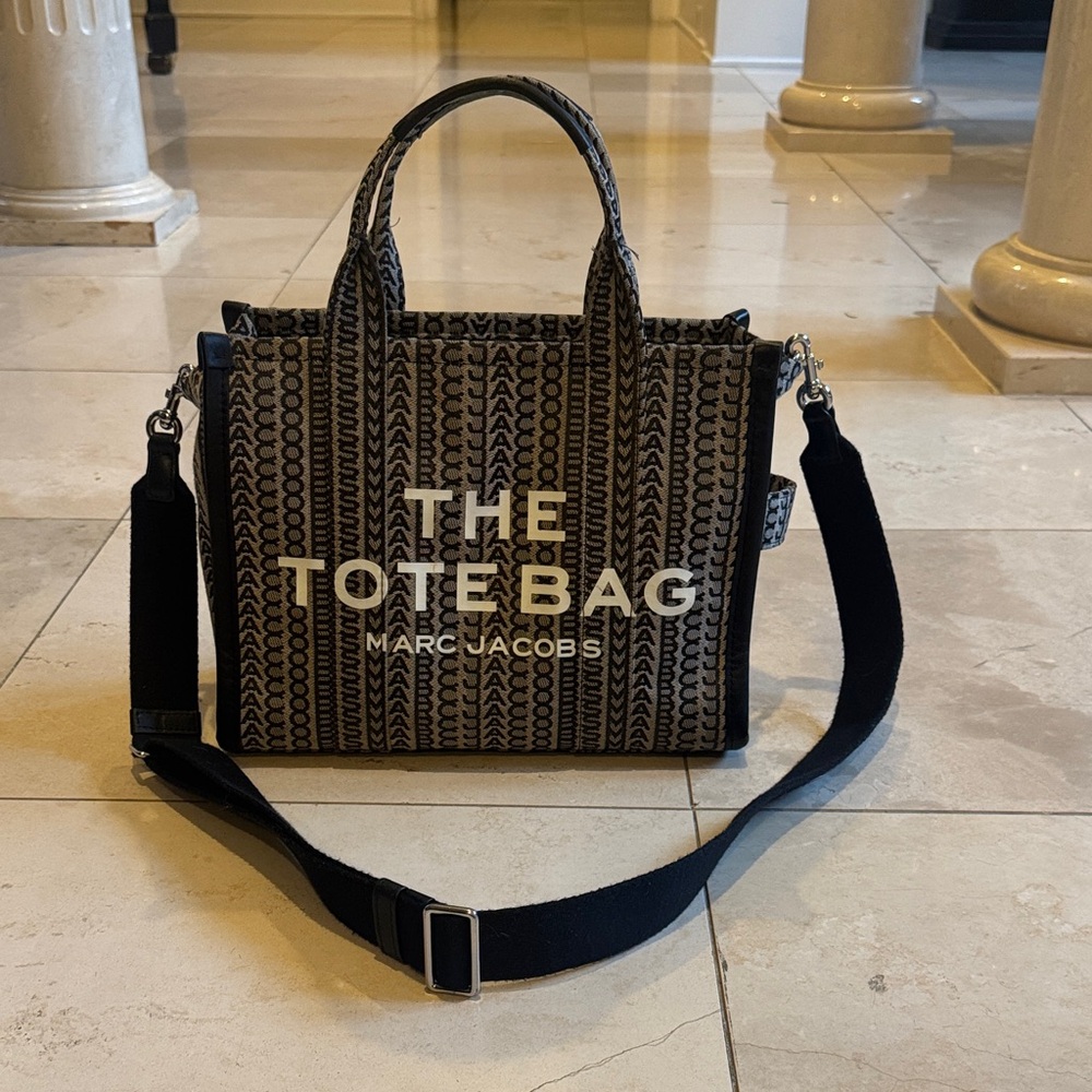 Marc Jacobs Black and Tan Logo Tote